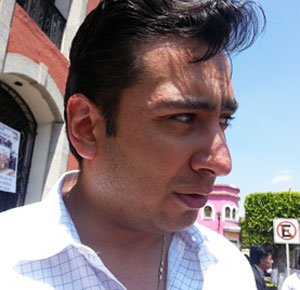 El que mucho abarca poco aprieta