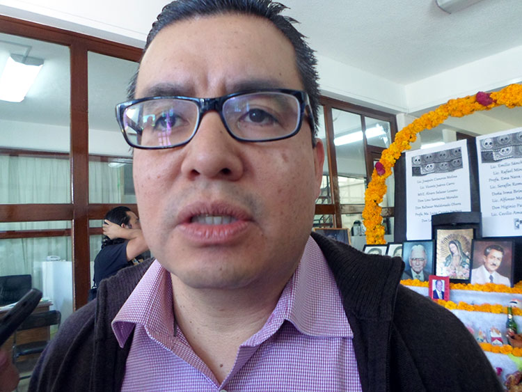 Ricardo, el dueño de los puestos de gobierno