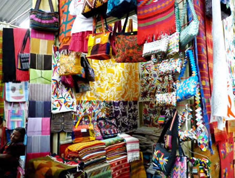 Se inconforman por acaparamiento de funcionaria de Huamantla que hizo su agosto
