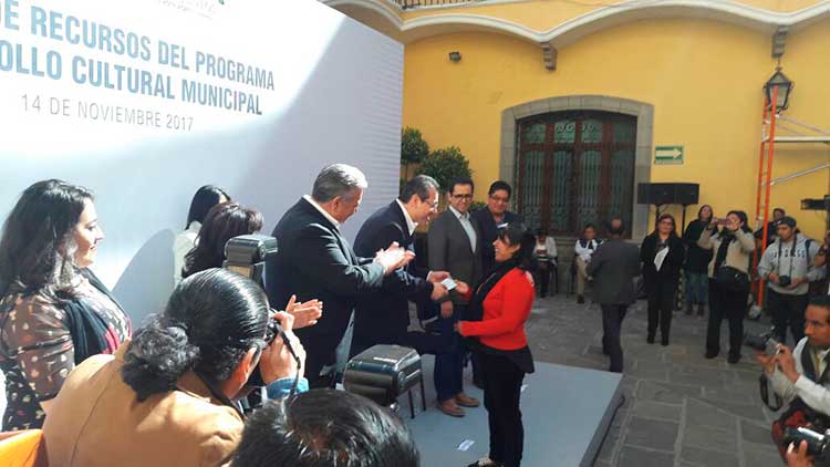 Entregó gobernador 3 mdp del Programa de Desarrollo Cultural Municipal