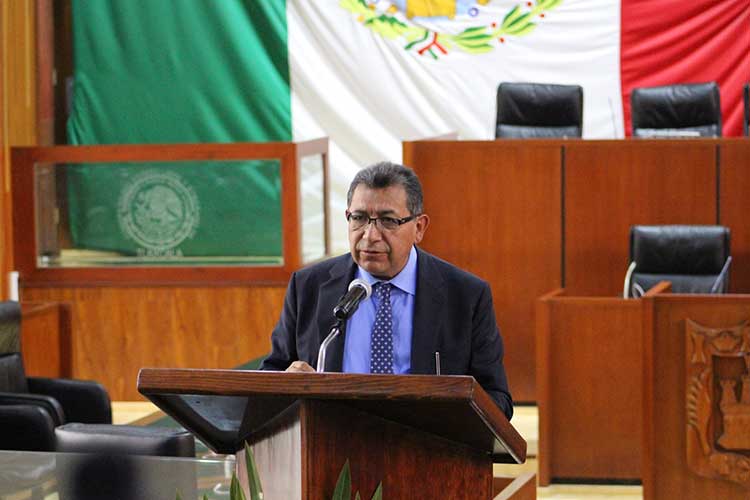 Presentan libro Fundamentos de la teoría de la argumentación jurídica del doctor Serafín Ortiz Ortiz