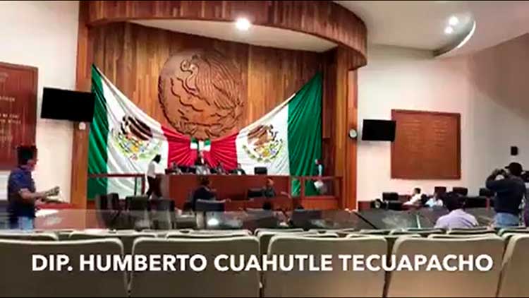 Cero y van dos, a otro diputado le roban su camioneta
