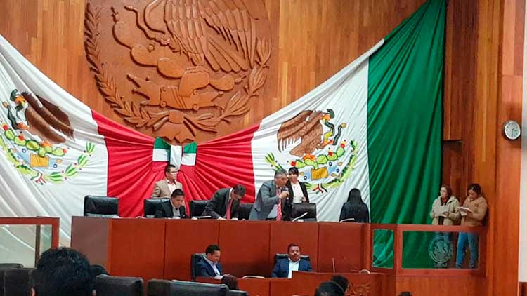 Toman previsiones por dreamers, reforman Ley de Educación