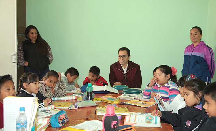 Supervisa secretaría de educación avances en la instalación de aulas temporales