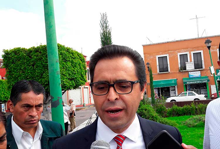 Hay aspectos que se deben analizar en la Ley para dar uniformes gratuitos: Camacho