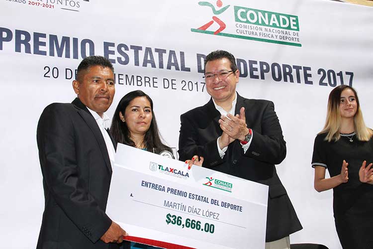 Que Tlaxcala destaque en beneficio de sus familias: Marco Mena