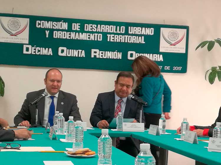 Activa participación de Juan Corral en sesión de la Comisión de Desarrollo Urbano