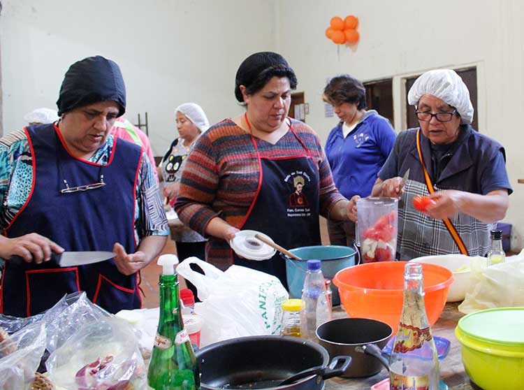 Continúan  en marcha cursos de capacitación por SMDIF de Apetatitlán