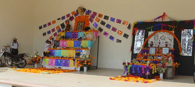 Gobierno de Lardizábal lleva a cabo exhibición de ofrendas