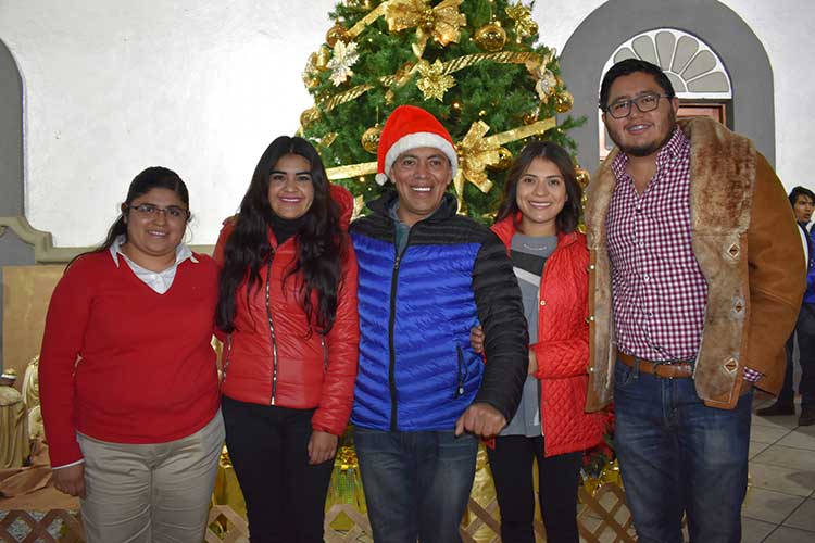 Gobierno Municipal enciende luces navideñas en el Parque Municipal