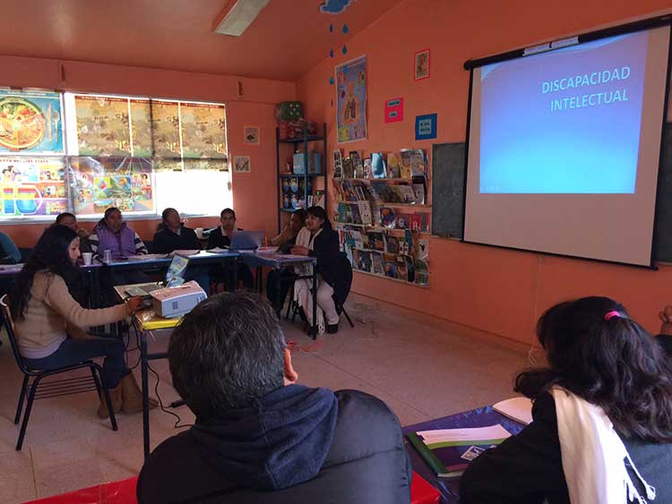 Fortalecen maestros de educación indígena sus herramientas de trabajo