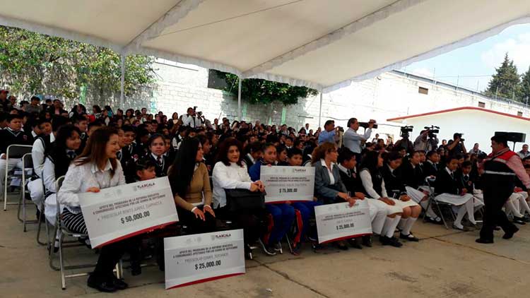 Entregó gobernador 25.1 mdp para reparación de 534 escuelas dañadas por los sismos en Tlaxcala 