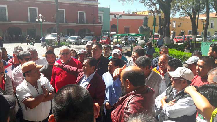 Amagan transportistas con sitiar estado, no quieren transporte ilegal