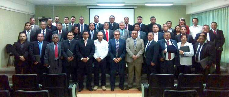 Concluyen 35 policías de la PGJE renivelación académica