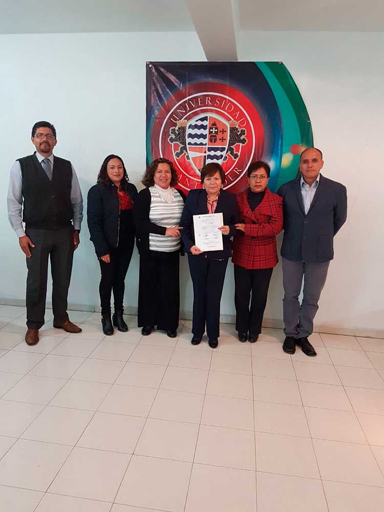Universidad Santander; se titula Marcelina Juárez de la Maestría en Educación en Docencia