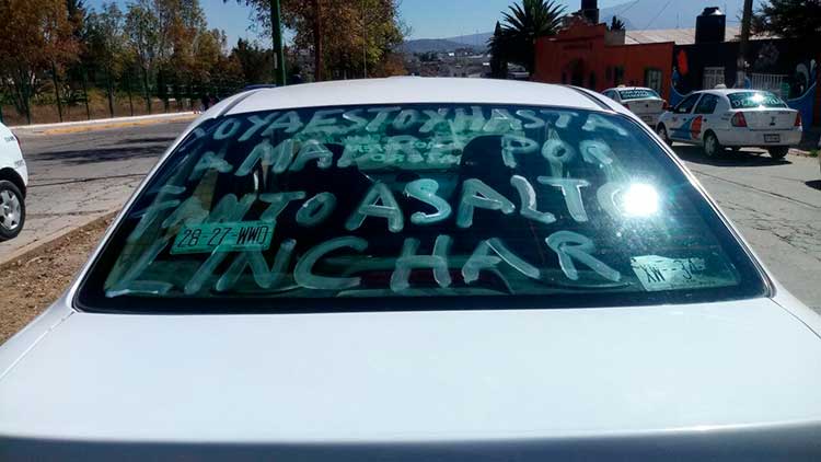 Protestan taxistas por la inseguridad de la que son víctimas