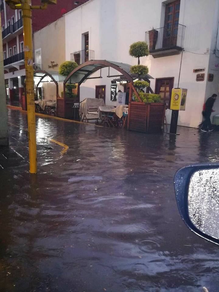Tapiza granizo a municipios de zona centro