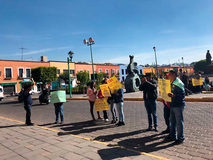 Ya no quieren a su presidenta en Acuamanala, llevan inconformidad a Congreso