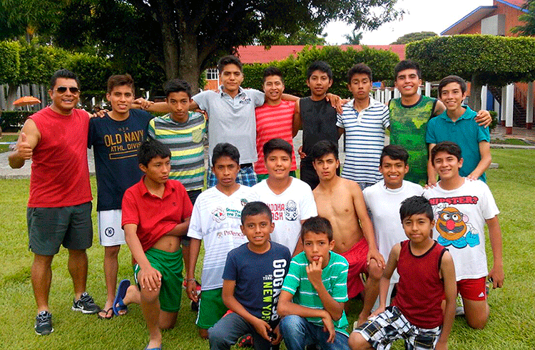 Coyotes se corona campeón en cuadrangular de Futbol en Oaxtepec